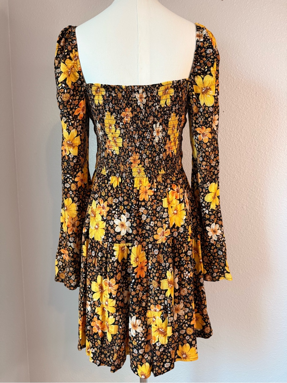 Francesca’s Collections Black Floral Cutout Mini Dress Bell Sleeves - Picture 4 of 9